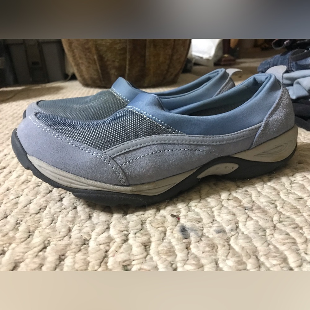 Woman’s shoe
size 8.5